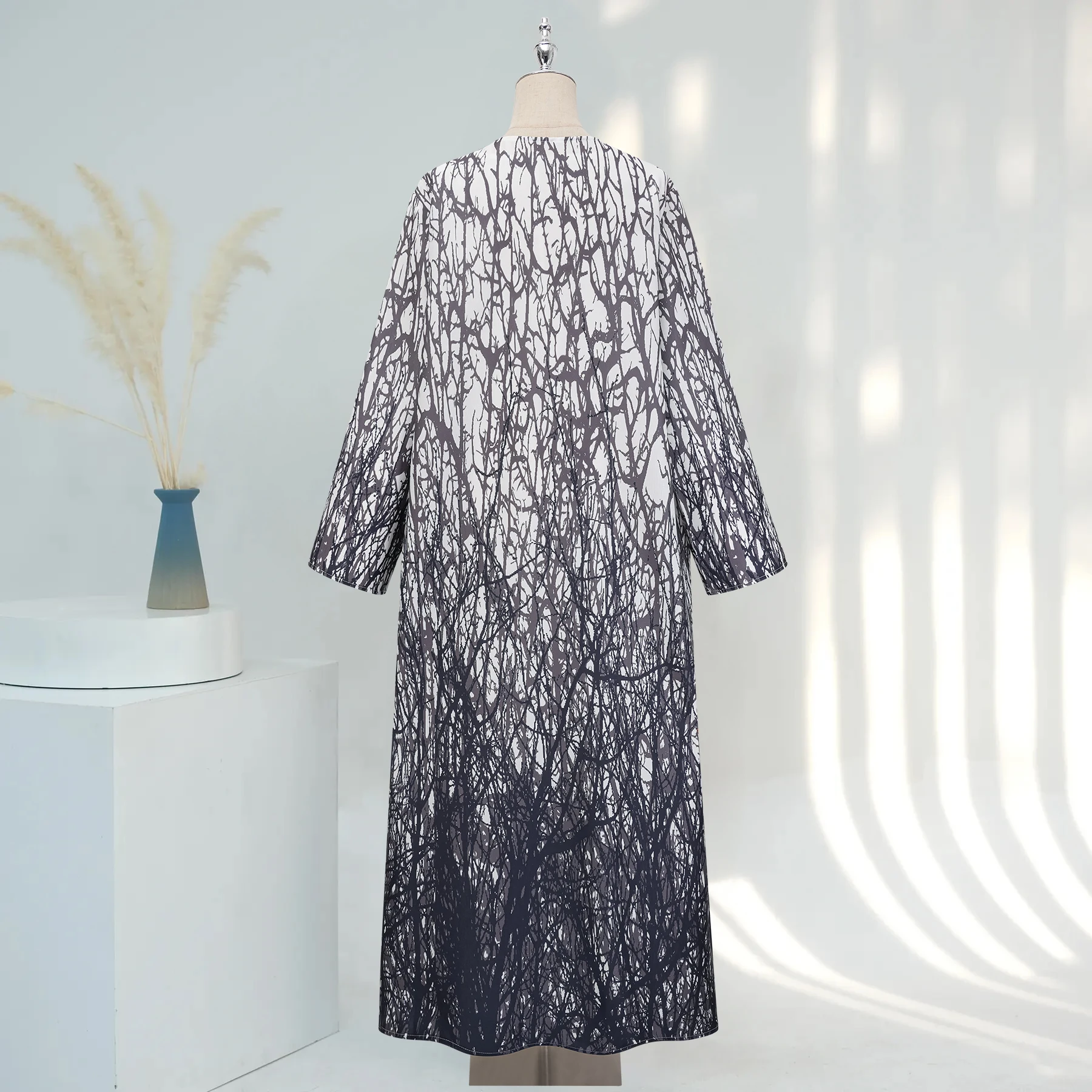 Dubai Black and White Branch Patterned Muslim Open Abaya Long sleeved Outer Robe for Muslim Lady Dressing for Daily Wear Ramadan