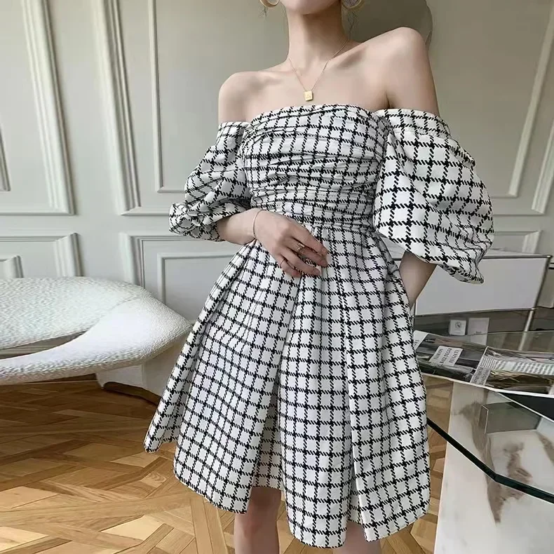 

French Vintage Gentle Style Dress for Women, Square Neck, High Waist Bubble Sleeve, Plaid Princess Dress, Small Puff, Summer