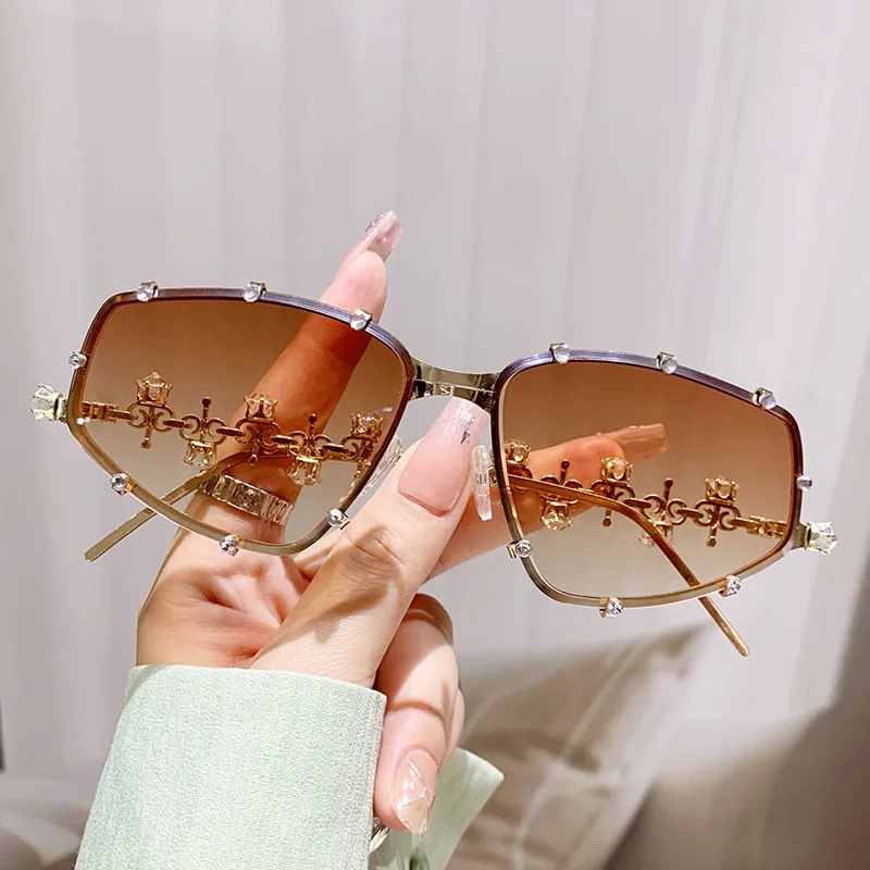 Luxury Diamond Sunglasses Women Cat Eye Retro Sun Glasses for Ladies Vintage Metal Frame Shining Shades Female Lentes De Sol