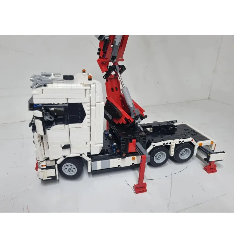 MOC-205118 New Classic White Cargo Crane Building Block Model, 2460 Parts, Birthday and Christmas Toy Gift for Boys and Children