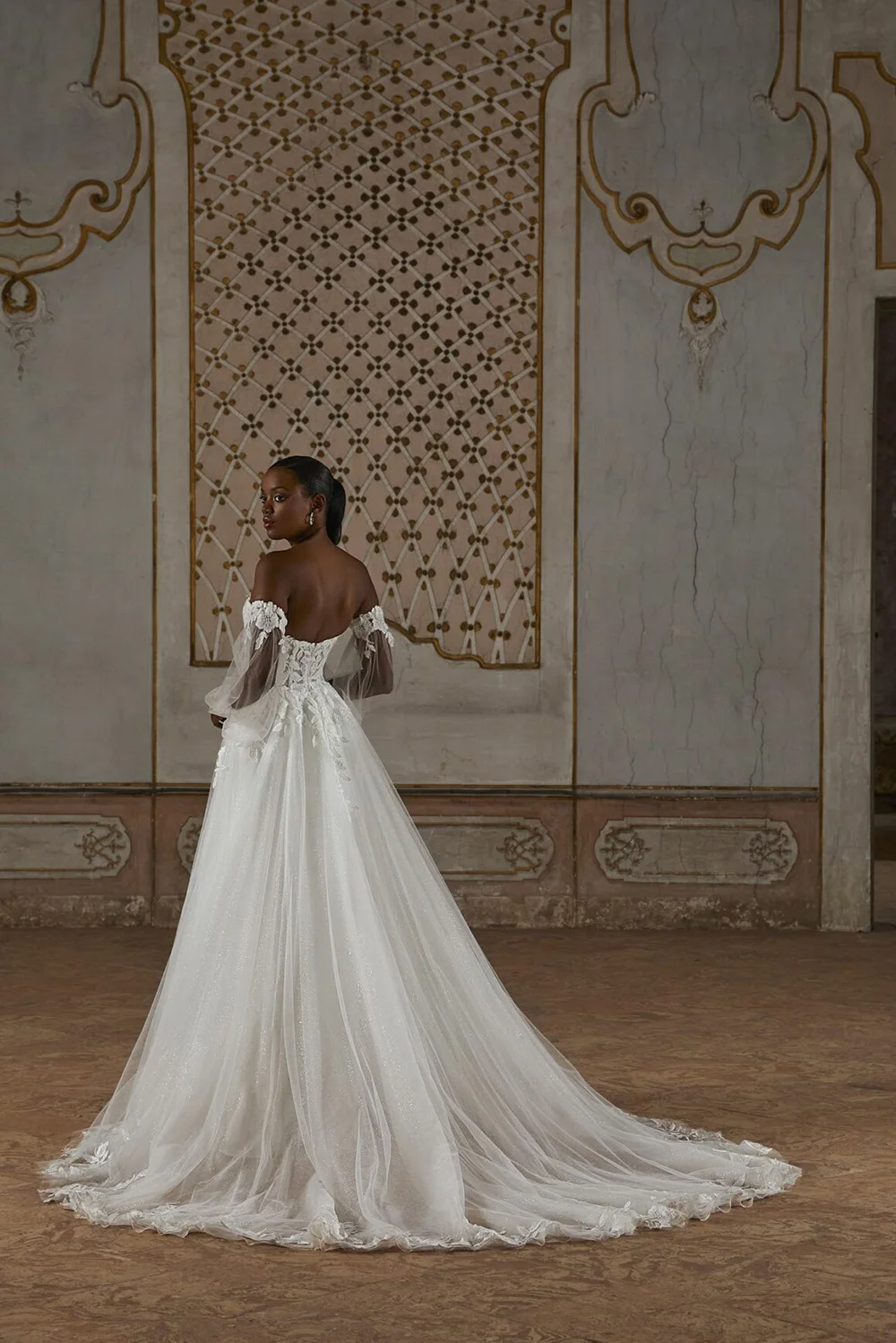 Robes de mariée de luxe dentelle Appliques détachables à manches longues robes de mariée épaules dénudées Tulle a-ligne robes de mariée personnalisées