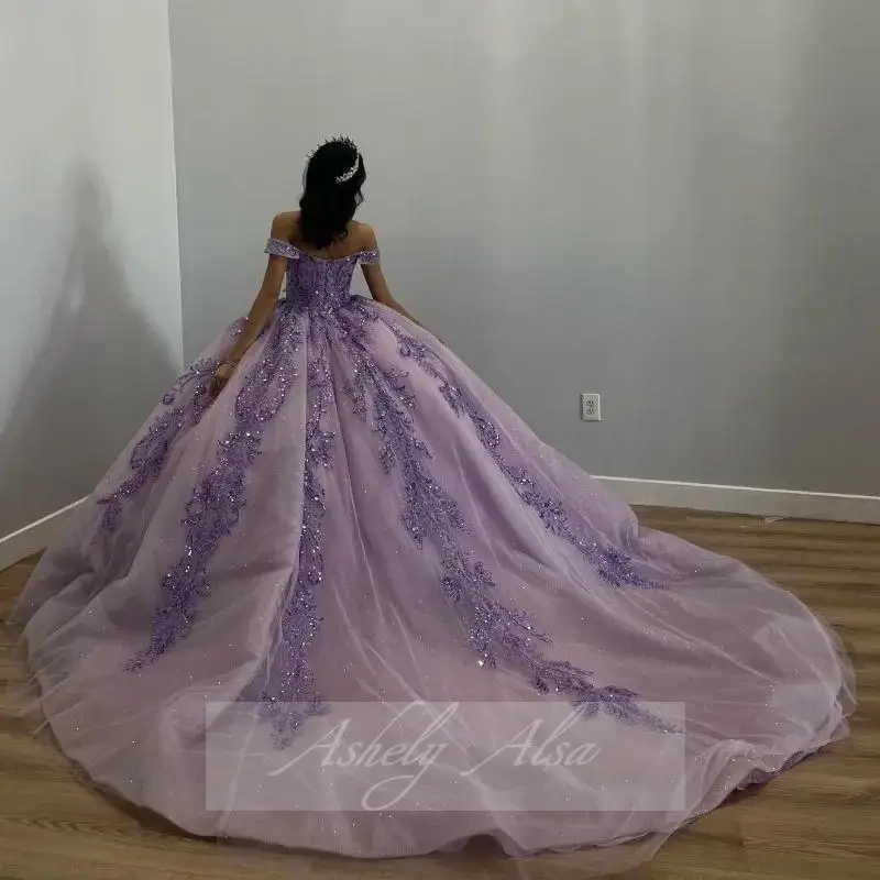 Aangepaste Lila Glanzend Prom Jurken Vrouwen V-hals Lovertjes Applique Puffy Rok 16 Jaar Meisje Verjaardagsfeestje Jurk Quinceanera