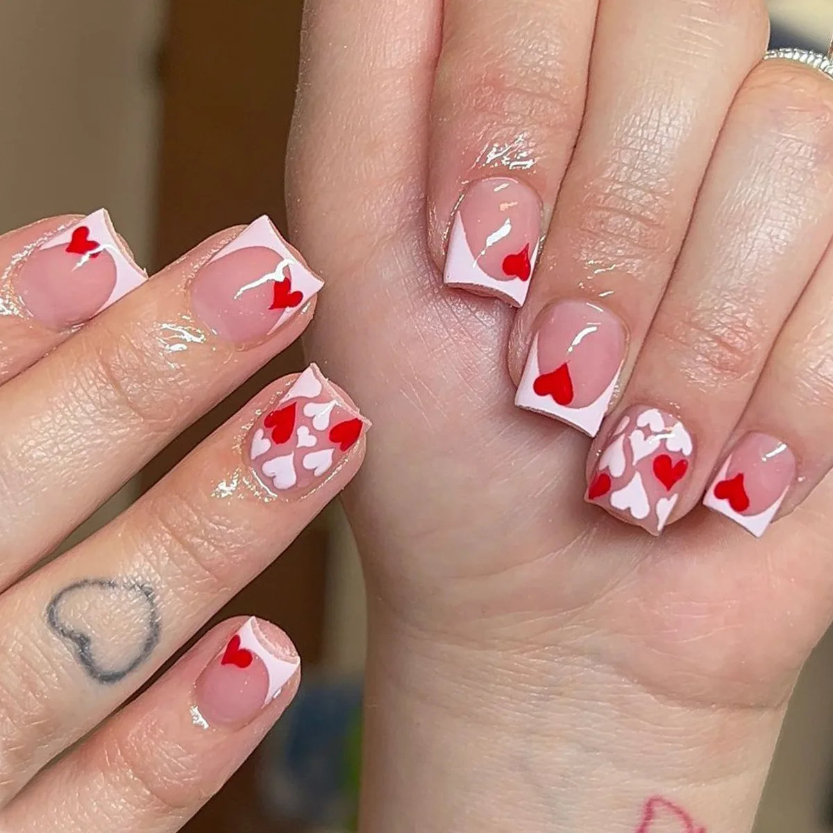 Short Square Pink Fake Nails White French Style Press on Nails Red/White Heart Printed Women Valentine's Day Party False Nails