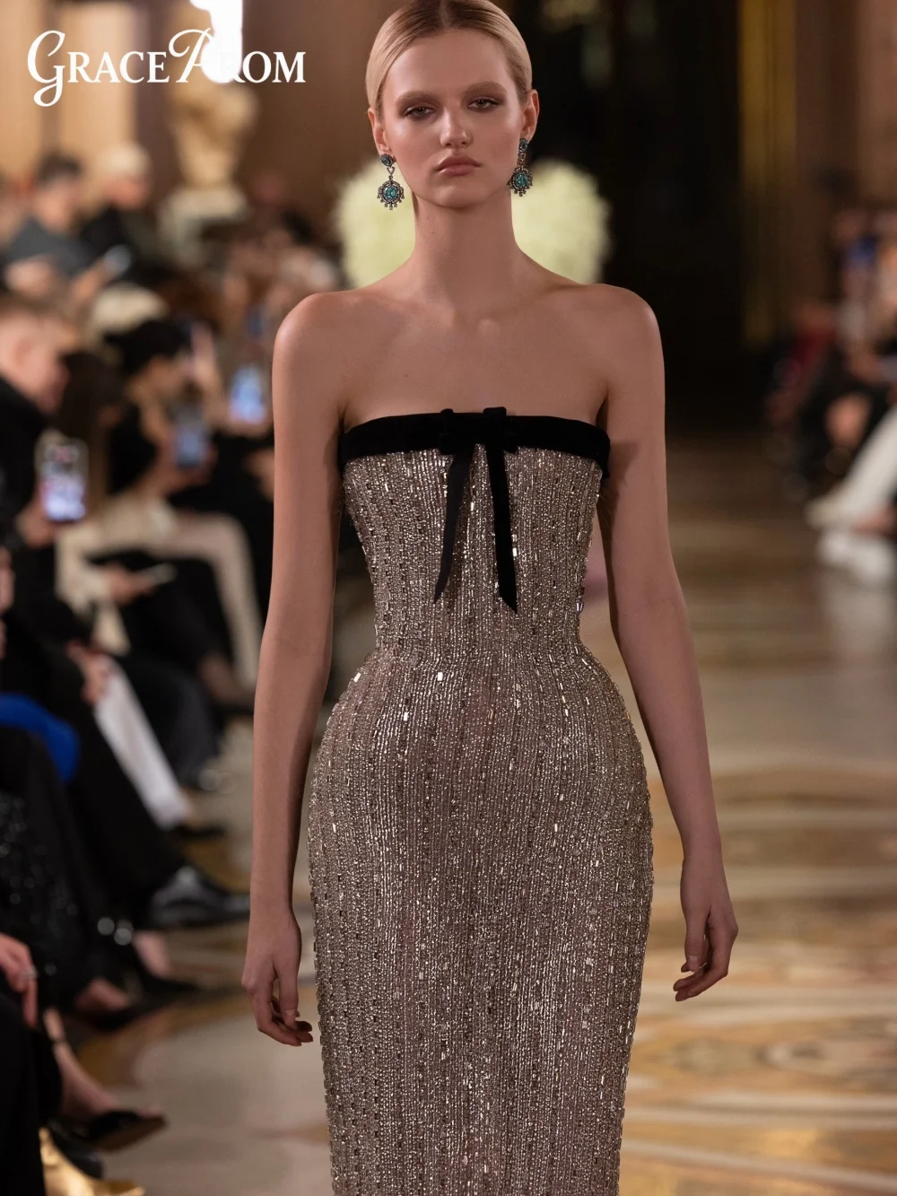 Luxury Silver Strapless Prom Dress Elegant Sequin Beaded Evening Gown Chic Black Bow Sparkling Party Dress Vestidos De Noche