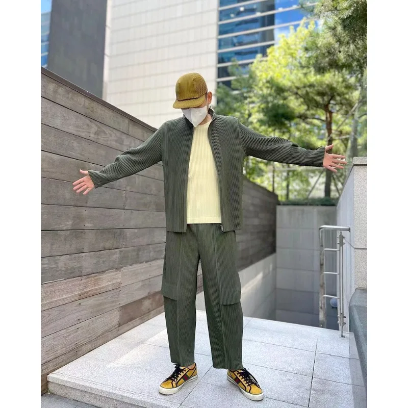 Miyake Pleated Overalls Men's Solid Color Commuter Pants 2025 Summer New Plus Size Layered Design Loose Casual Nine-minute Pants