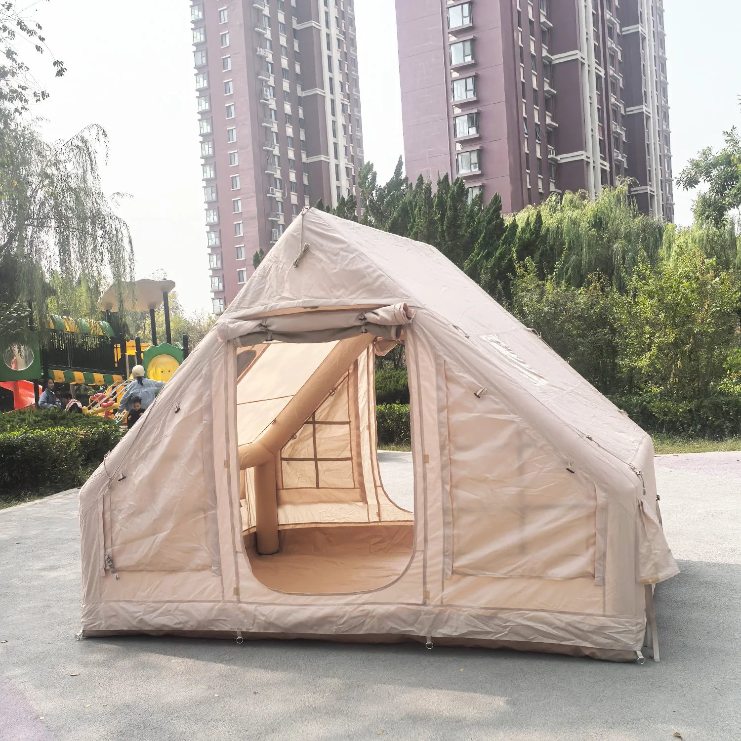 

6.3㎡ Luxurious Camping Shelter Two Entries Overhead View Window Instant Inflation Weatherproof Design Integrated Stove Vent