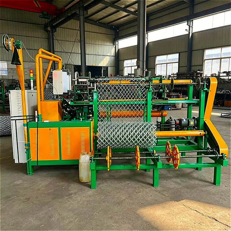 Low Maintenance Chain Link Fence Machine Automatic Grease Filling Station Customized Steel Wire Remote Farm Construction Site