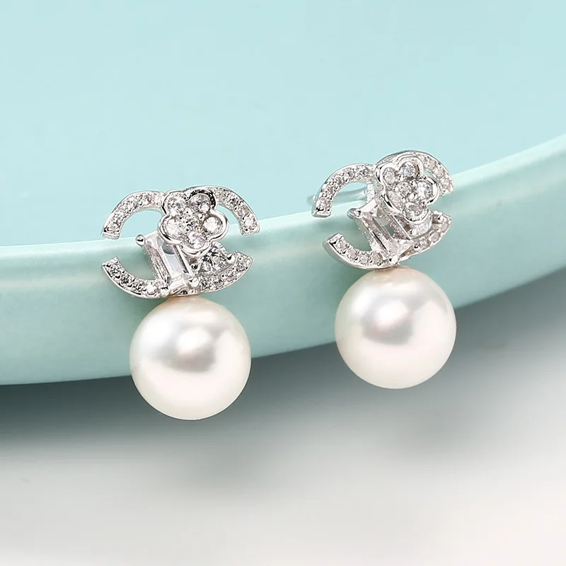 S925 Sterling Silver Exquisite Luxury Small Double C Pearl Celebrity Earrings Suitable for Giving to Girlfriends, Party Jewelry