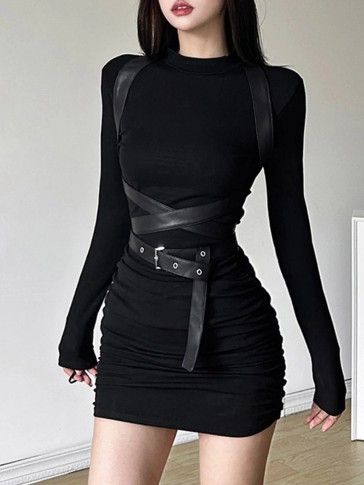 

Royal Sister Agent Fashion Spicy Girl Folded Leather Waist Waist Slimming Dress Women's Bag Hip Short Skirt