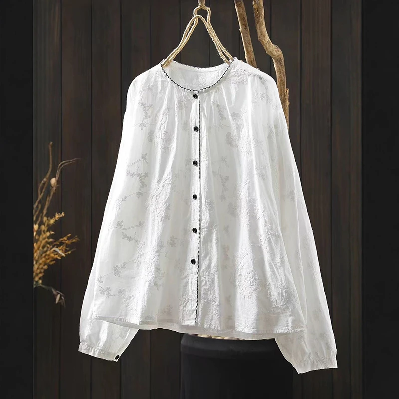 여성 긴팔 흰색 셔츠 신상품 2025 가을 빈티지 스타일 O넥 플로럴 자수 여성 캐주얼 탑 셔츠 T758