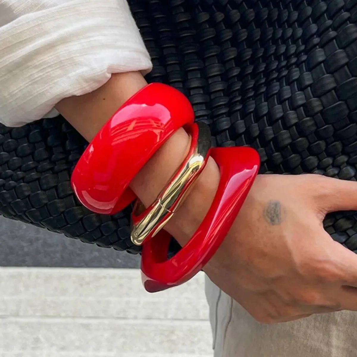 

KunJoe Vintage Red Thick Acrylic Resin Wide Bangle Bracelet for Women Hip Hop Metal Irregular Spring Bangle Daily Jewelry Gift