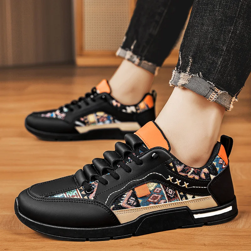 Scarpe comode e comode in mesh casual da uomo 2025 Nuova primavera Calzature leggere e traspiranti Scarpe da ginnastica da corsa di moda Scarpe da esterno di colore misto