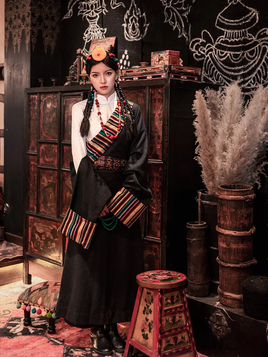 

Black Tibetan Robe Clothing for Women New Lhasa Trip Shoot Robe