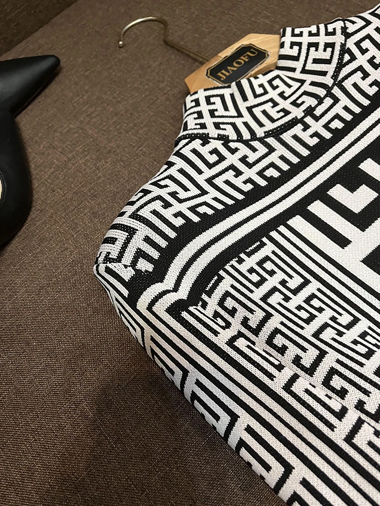 กระโปรงทรงเอ ลายเรขาคณิต แขนยาว คอตั้ง รุ่น B897 ชิ้นเดียว สไตล์ลำลอง ใส่ทำงาน ใส่เที่ยว ฤดูใบไม้ร่วง ความยาวปานกลาง