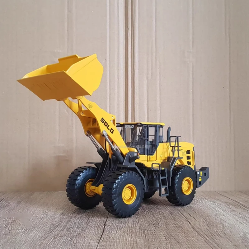 

Diecast 1:35 Scale SDLG L968H Loader Forklift Alloy Engineering Vehicle Model Adult Collection Model Holiday Toy Ornaments Gift