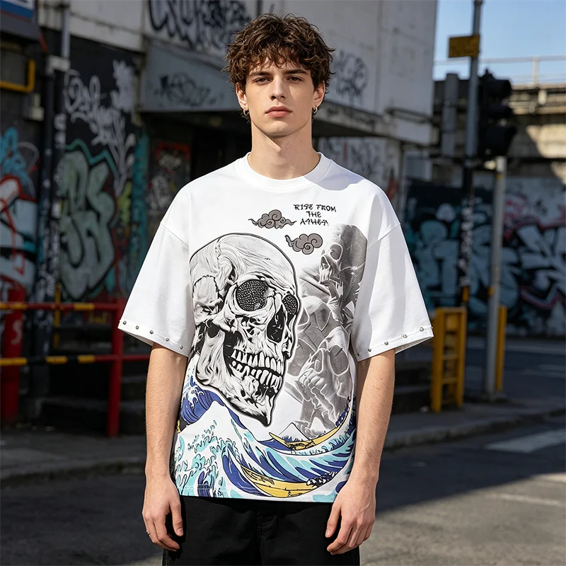 Y2K Streetwear Herren T-Shirt mit Teufel-Totenkopf-Grafik, Oversize Kurzarm Baumwoll-Oberteil mit Strass und japanischem Wellen-Print – Detail 2
