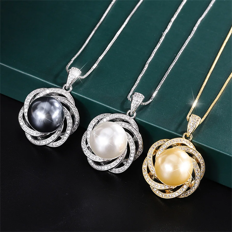 

Inlaid With Mother-of-pearl Lace Pendant Elegant Diamond-studded Stainless Steel Necklaces Luxury Niche Stainless Steel Jewelry