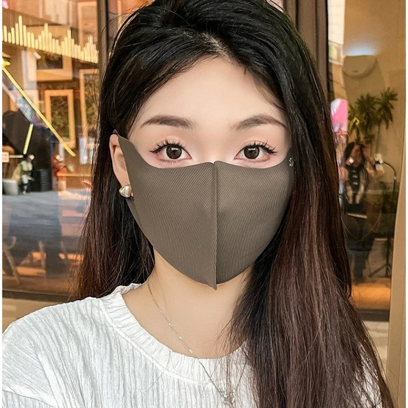 Ice Silk Cooling Mask 3D Striped Containing Hyaluronic Acid Summer Breathable Traceless Sun Protection Mask