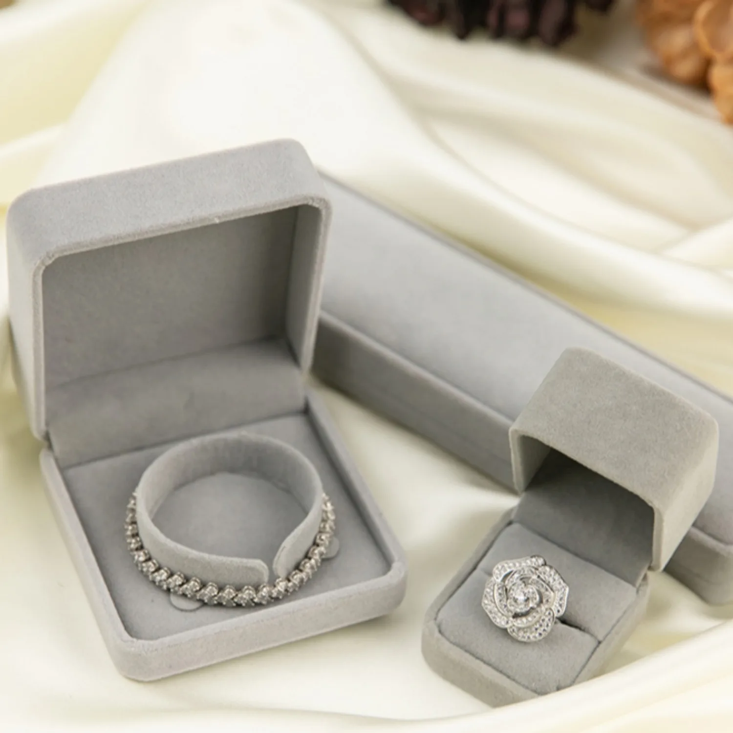 1PC (Retro Simple Rings, Necklaces, Bracelets, Jewelry, Gold, Jade, Jewelry Sets, High-grade Flannel Storage Sets, Jewelry Displ image 5