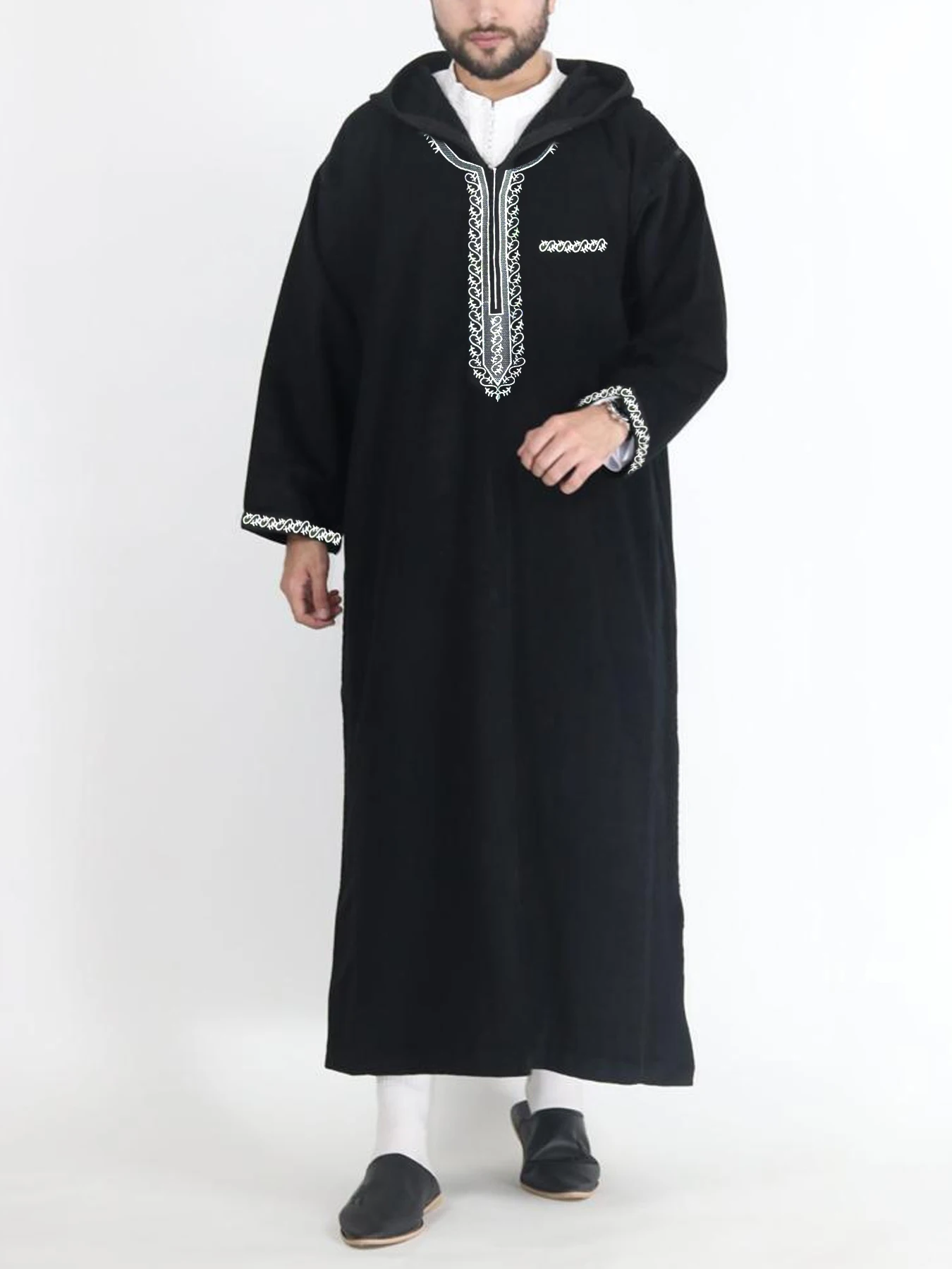 Noś kombinezon z okrągłym dekoltem z Bliskiego Wschodu i interpretuj historię mody tajemniczego Bliskiego Wschodu