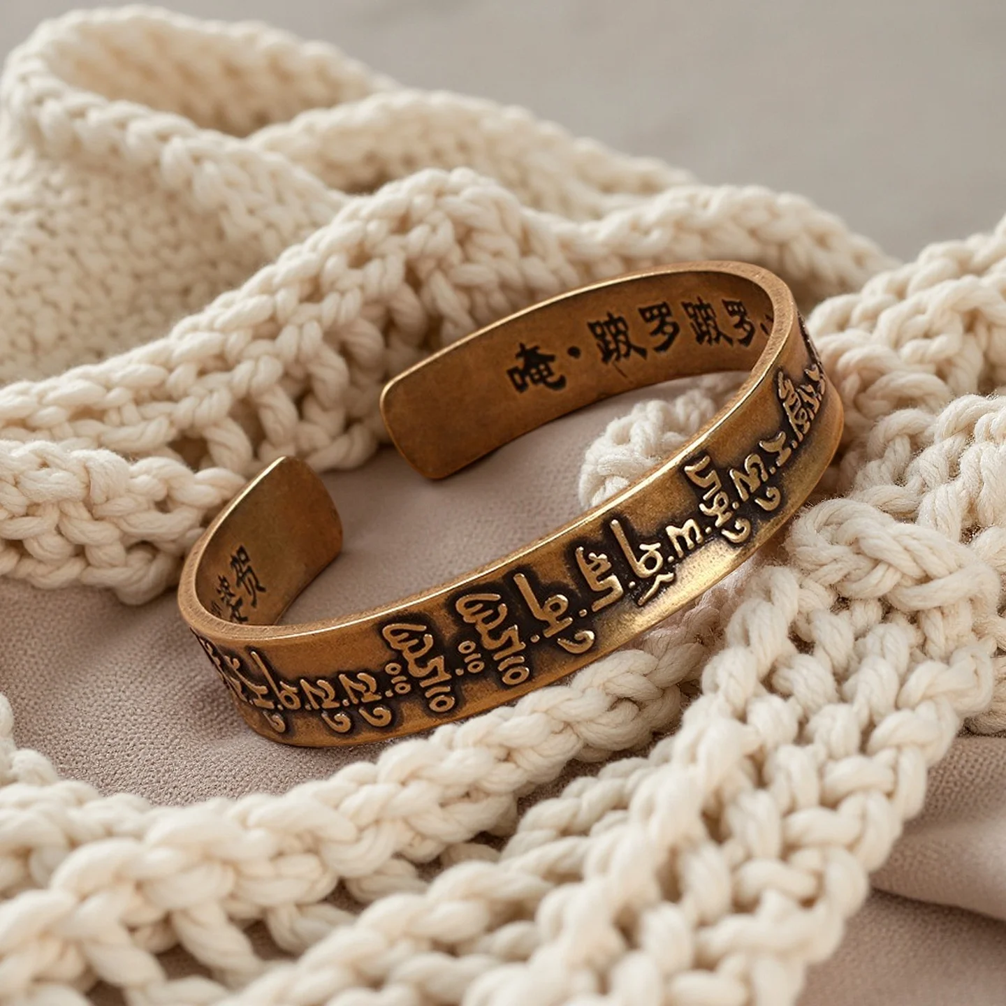 Tibetan Buddhist Vintage Brass Bangle Sanskrit Mantra Bracelet Maha Pratisara Charm Handcraft Jewelry
