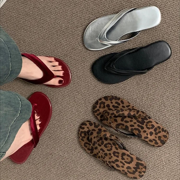 2026 Neue Frühjahr/Sommer Damen-Slipper PU Strand-Sandalen Outdoor Wild Fashion Damen-Flip-Flops
