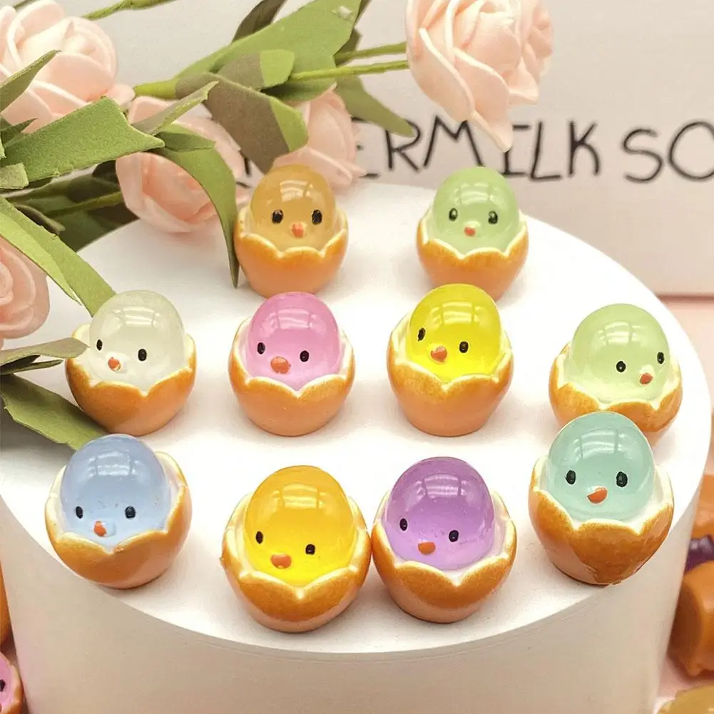 Cute Resin Miniature Hatch Chicks Figures 3D Luminous Eggshell Chicken Mobile Phone Chain Keychain Pendants Outdoor Decoration