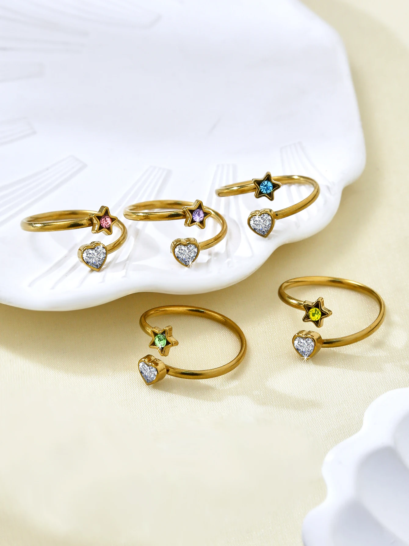 

Dopamine Niche Personalized Simple Stainless Steel Plated 18K Gold Colored Diamonds Star Love Open Ring Female