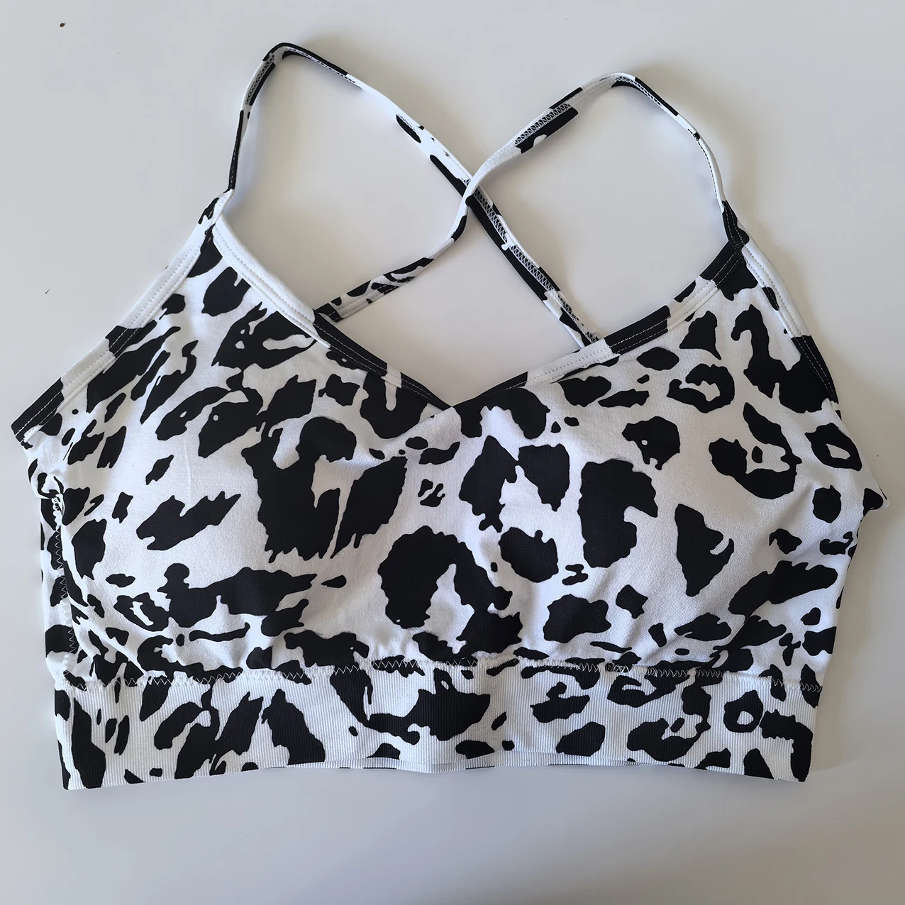 

Mileegirl Бесшовные женские бюстгальтеры для йоги с подушечками Спортивные укороченные топы с перекрестной спинкой на тонких бретелях Тренажерный зал Бюстгальтер без косточек Push Up Топы для тренировок