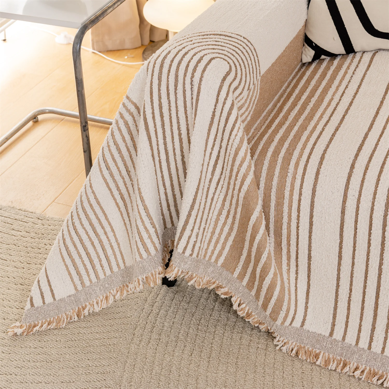Thicken Creamy Arches Geometric Lines Jacquard Plush Sofa Towel With Tassels, Multi-functional Cozy Blanket for Autumn/Winter