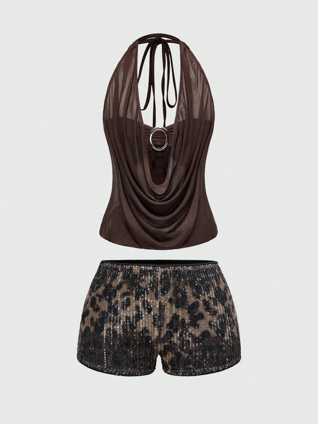 

Женский комплект Y2K: топ с глубоким V-образным вырезом и шорты с леопардовым принтом и пайетками