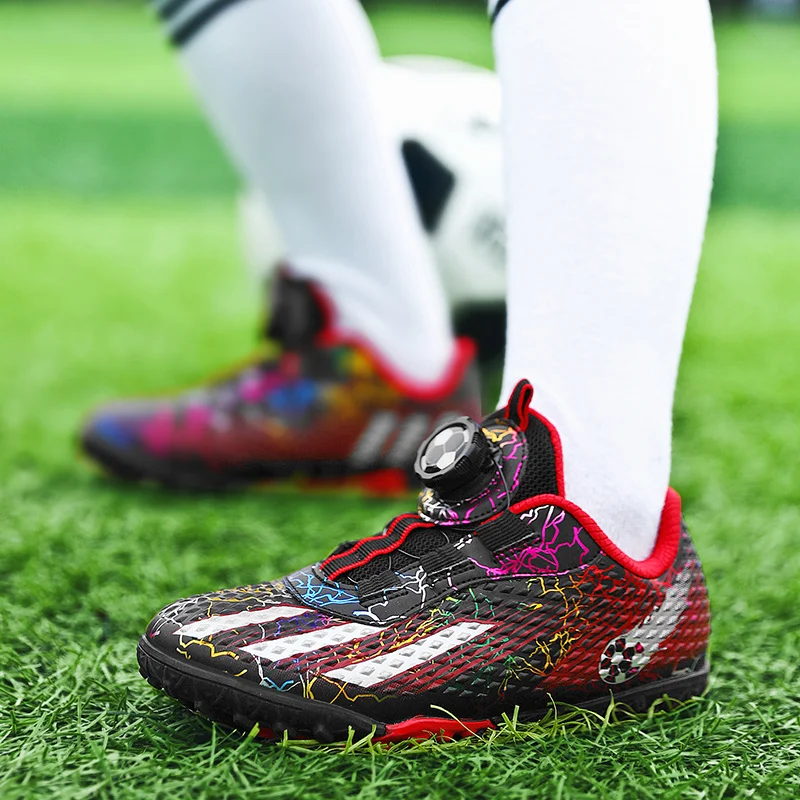 

2025 Football Shoes New Men Kids Soccer Shoes Cleats Ultralight Non-Slip Grass Adult Professional Football Boots Boys Training S