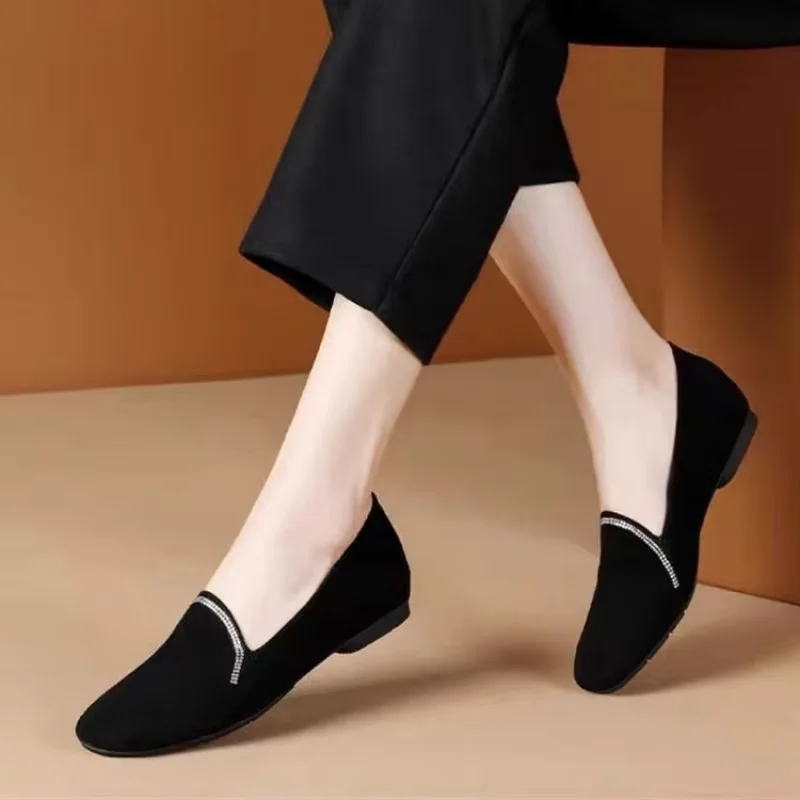 

2025 Fall New Women's Slip-On Loafers - Black Suede Soft Sole Flats with Elastic Gore, Breathable Work Shoes for Mothers