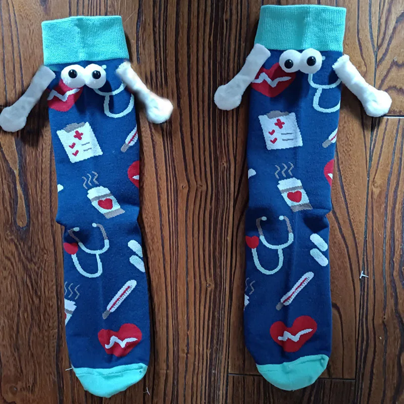 2025 جديد الطبية نمط المغناطيس الجوارب ممرضة يوم الاحتفال القطن منتصف العجل الجوارب اليد عقد تصميم امتصاص العرق للجنسين