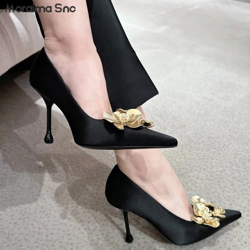 

Three-Dimensional Gold Carved pumps Wedding Shoes Pointed Toe Satin Stiletto Heel Wedding Shoes Elegant Women's Shoes