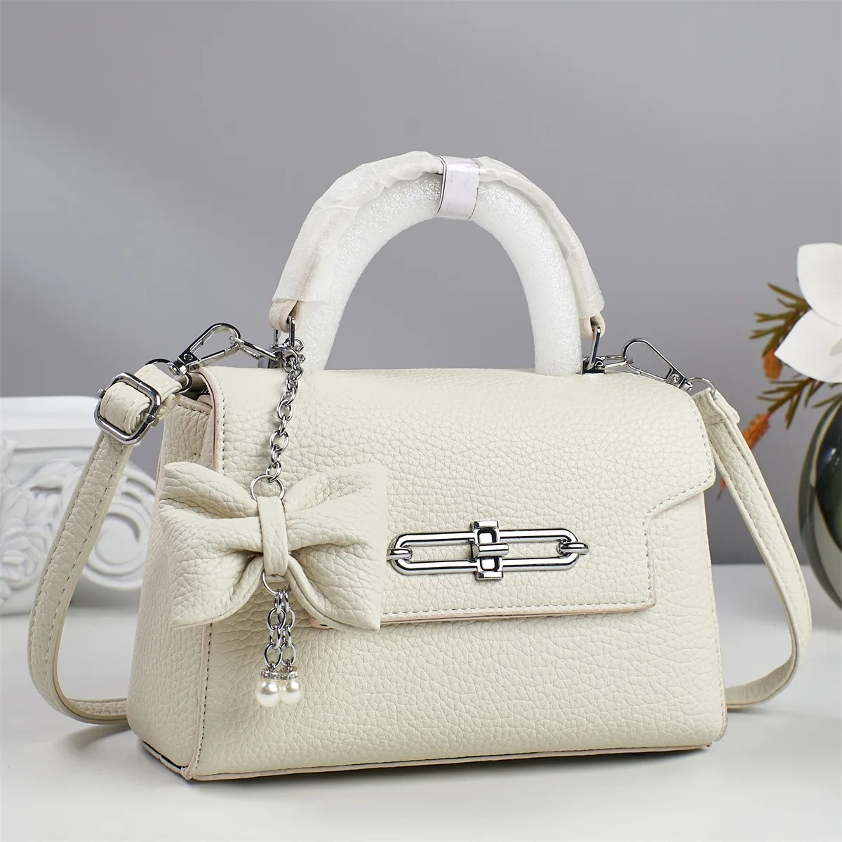 

Korean Style Fashion Handbag for Woman Crossbody Bags with Bow Chian Lock Womens 2025 New Luxury Shoulder Small Bag