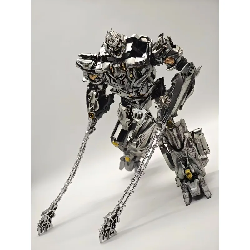 

Hasbro выпустила в продажу Transformers TW1023 Megatron — отличный подарок или коллекционный предмет.