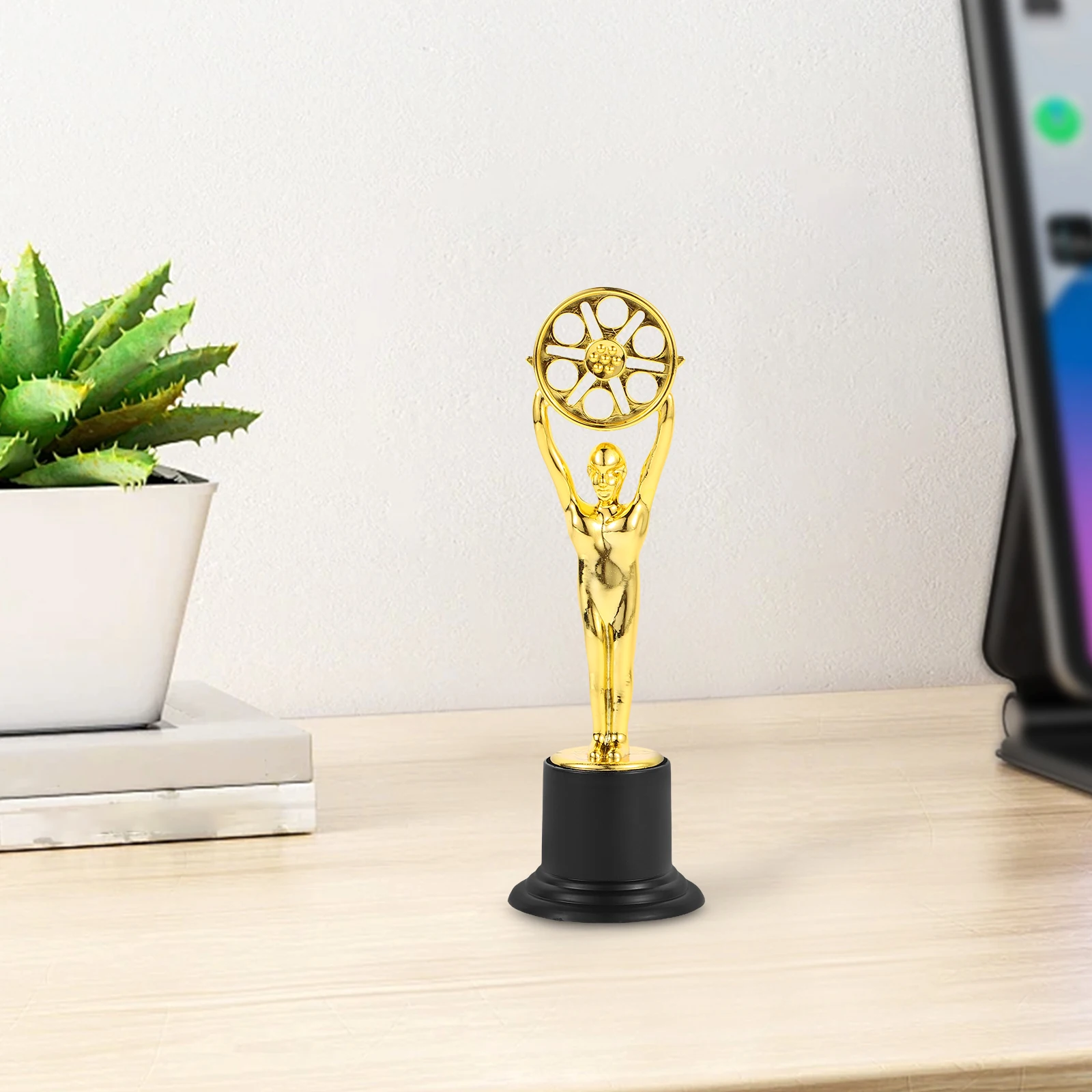

1pc Plastic Trophy Students Celebration Award Decorative Party Party Awards Trophy Winner Cup Prop Decor Competition Memorabilia