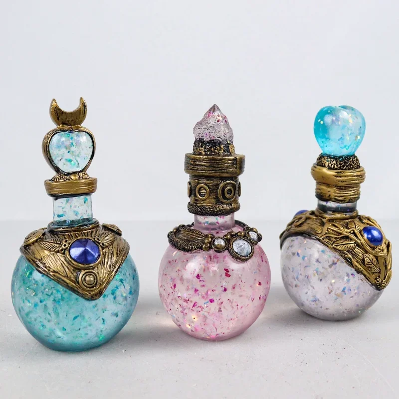 Resin Moon Magic Potion Bottle for Cosplay Halloween Decor Black Wizard and Witch Costume Props Creative Desk Ornaments
