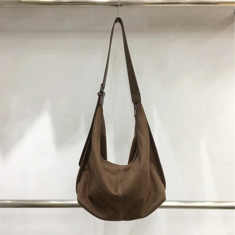 

Fashion autumn winter new women's retro design large capacity tote bag casual bag simple sle on commuting horizontal armpit bag