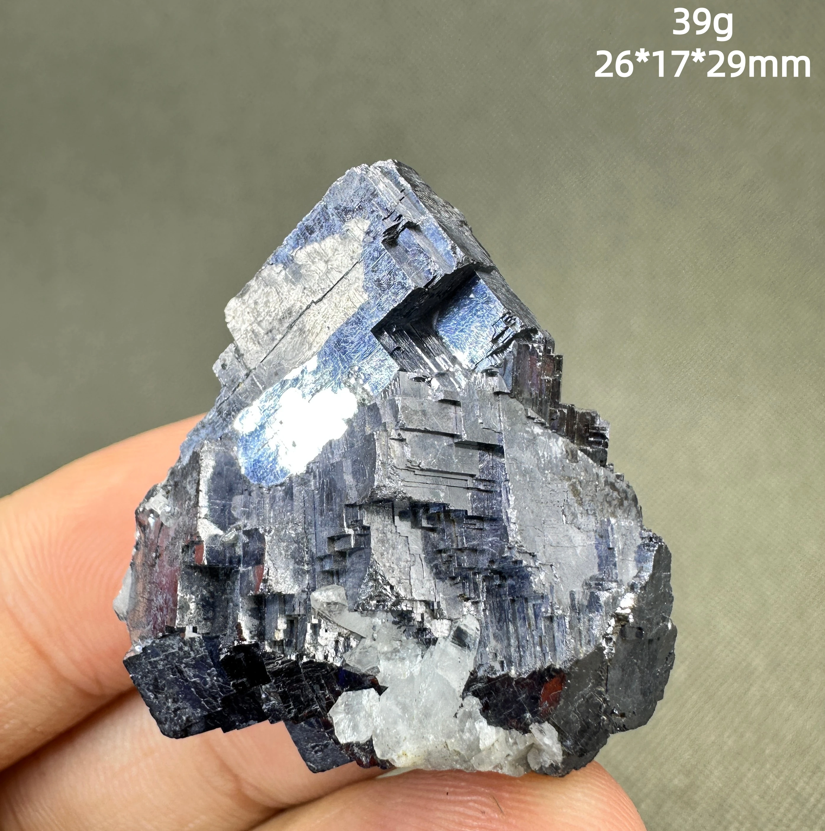 عينة معدنية لامعة من ميانمار الطبيعية + بلورات كوارتز شفاء وأحجار كريمة صخرية