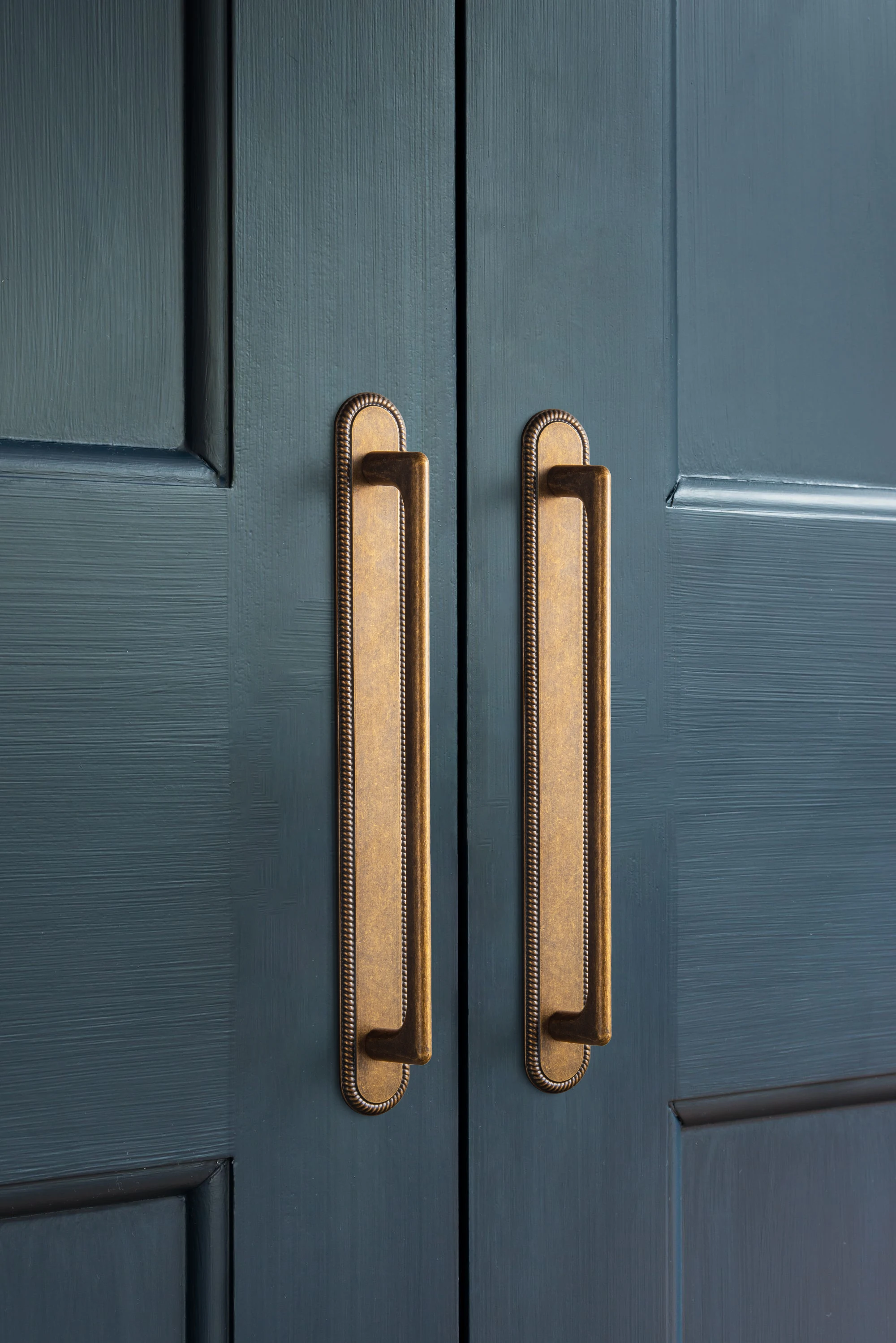 Goo-Ki 2 Pack Cabinet Pulls Antique Brass Drawer Pulls with Backplate,5 Inch Hole Center Vintage Cabinet Handles with Spacer Kitchen Zinc Alloy Hardware