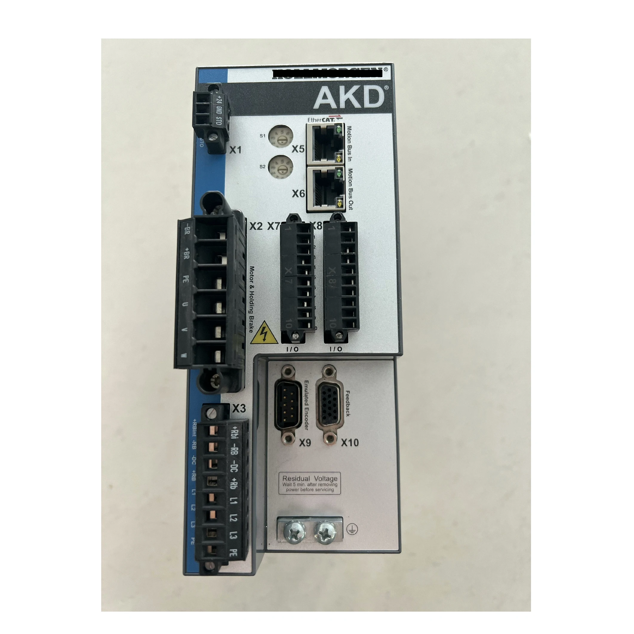 AKD-P01206-NBCC-0000 Сервопривод