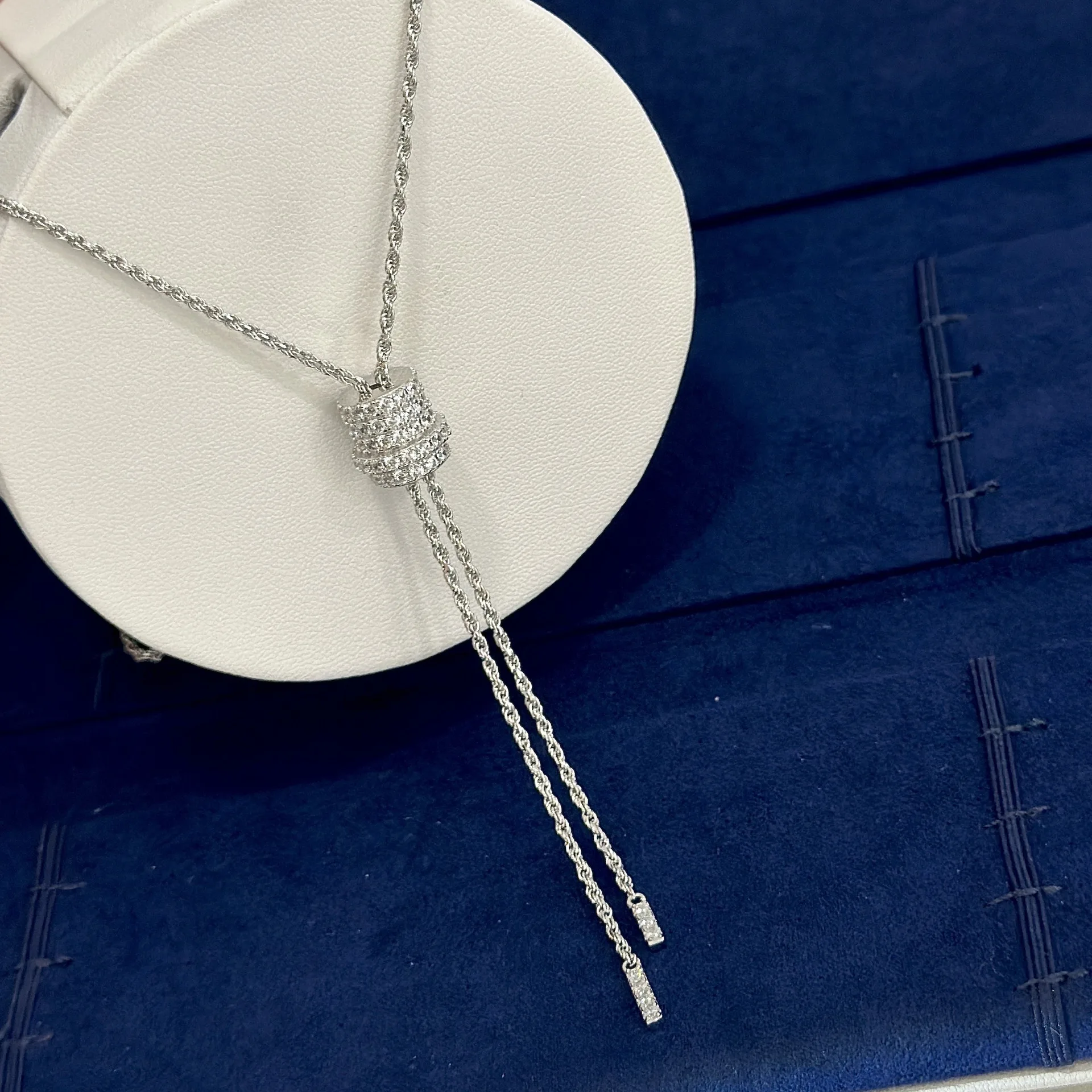 

Women Snake Chain Pendant Necklaces Flower Necklace Female Long Winter Sweater Chain