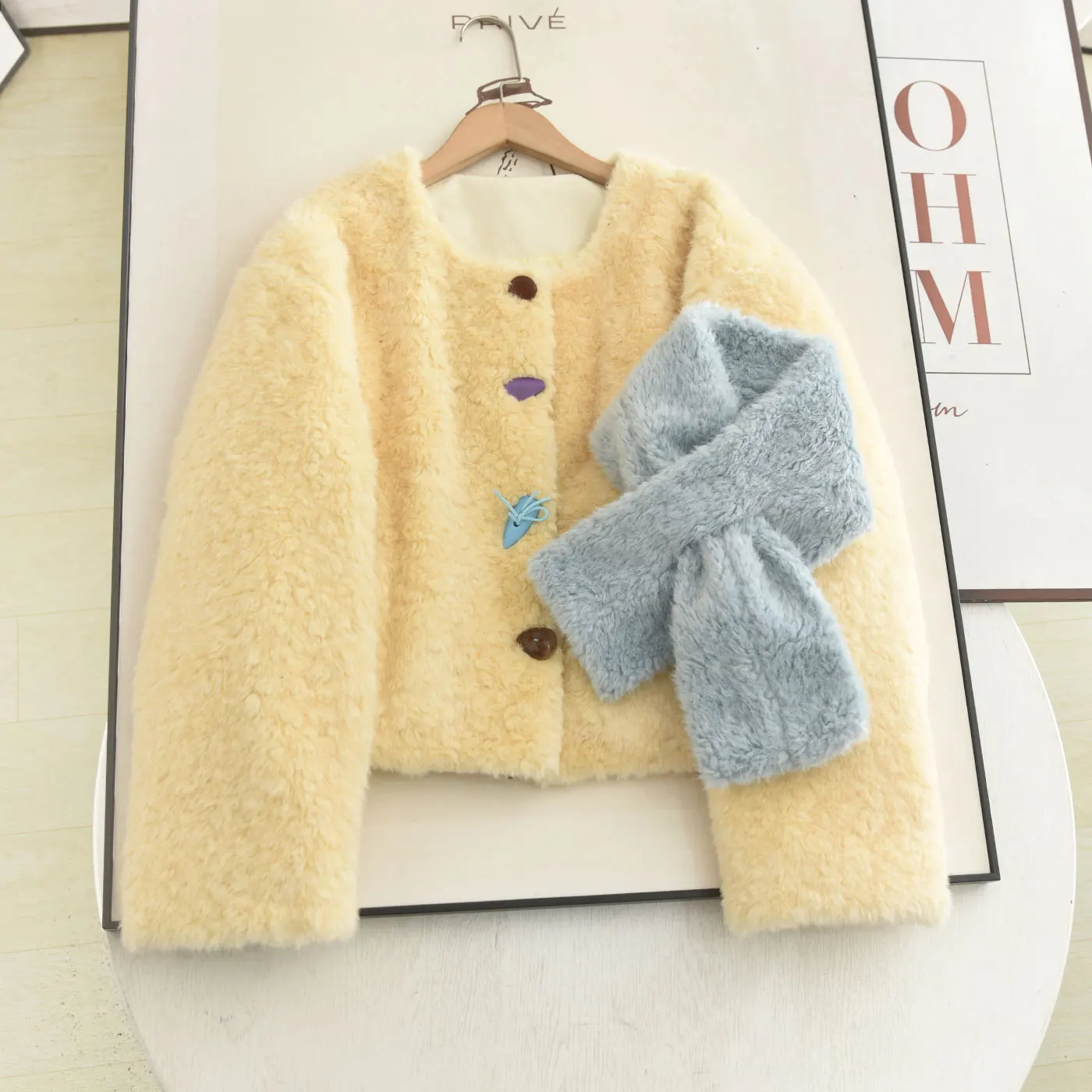 

Женское зимнее пальто Sweet Sle с желтым шарфом, на хлопковой подкладке, с капюшоном, свободного кроя, с длинными рукавами, на пуговицах