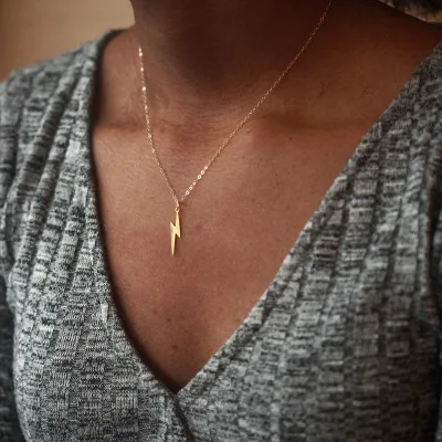 

Aihua Punk Metal Geometry Lightning Pendant Necklace for Women Men Simple Gold Silver Color Thin Chain Necklace Hip Hop Jewelry