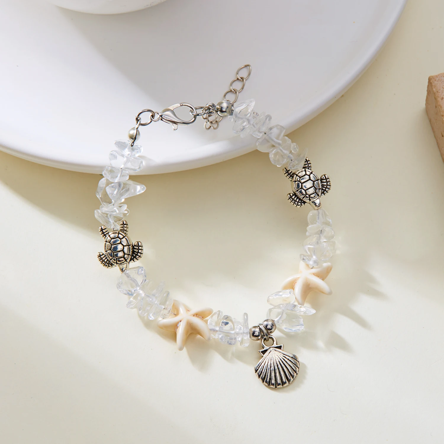 Natürliches Rosenquarz-Chip-Armband mit silberfarbenem Schildkröten-Anhänger für Damen, Heilkristall-Energiestein-Armreif, Sommer-Schmuckgeschenk – Detail 6