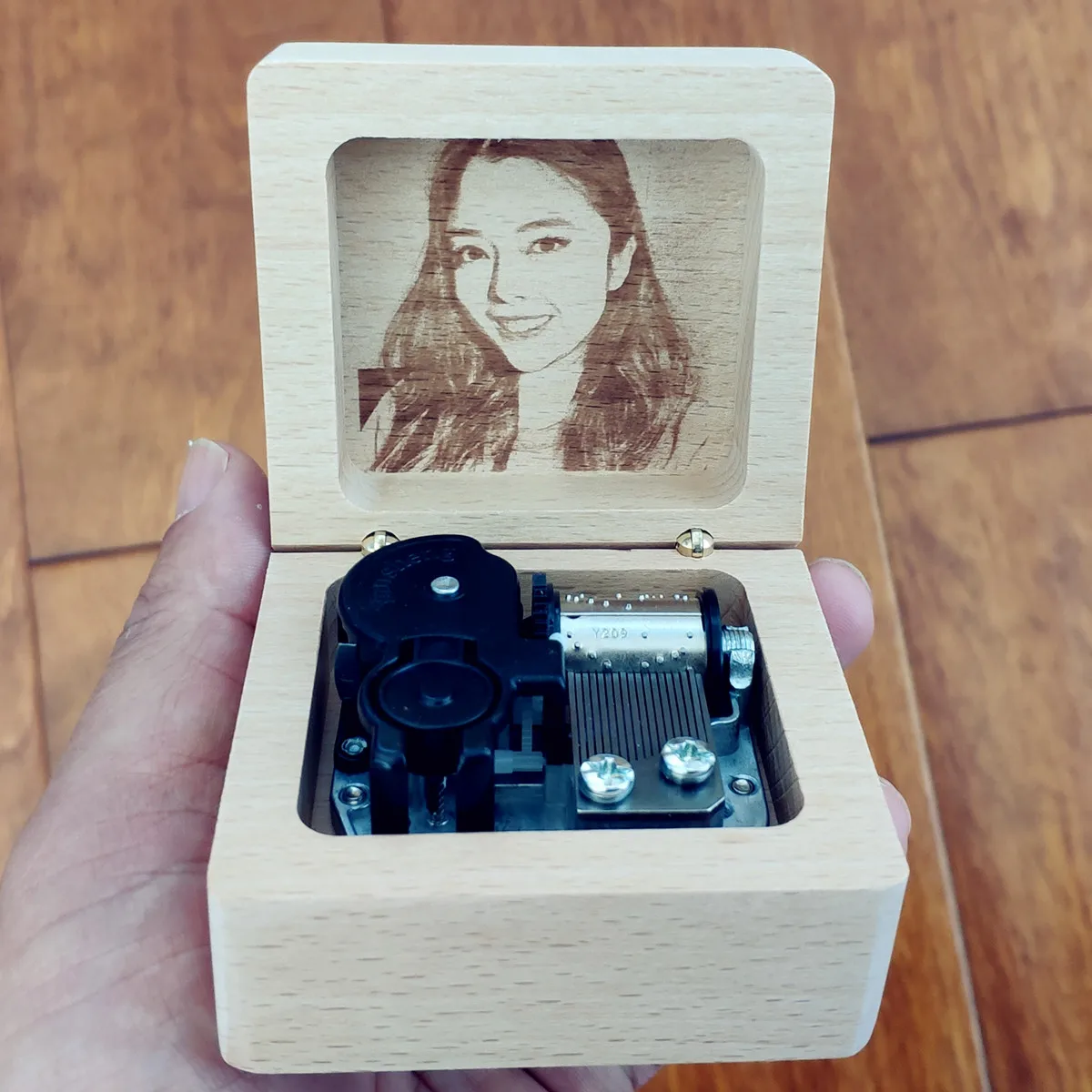 I Love You to the Moon and Back Music Box, Customized Engraved Photo Gifts, Mother's Day Anniversary