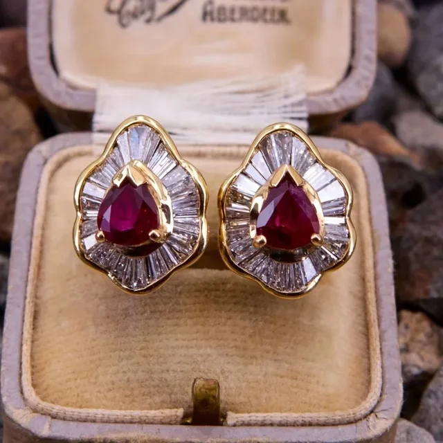 Luksusowe super błyszczące białe cyrkonie Vintage syntetyczne kolczyki z kamieniami szlachetnymi dla kobiet wspaniałe eleganckie akcesoria jubilerskie na imprezę