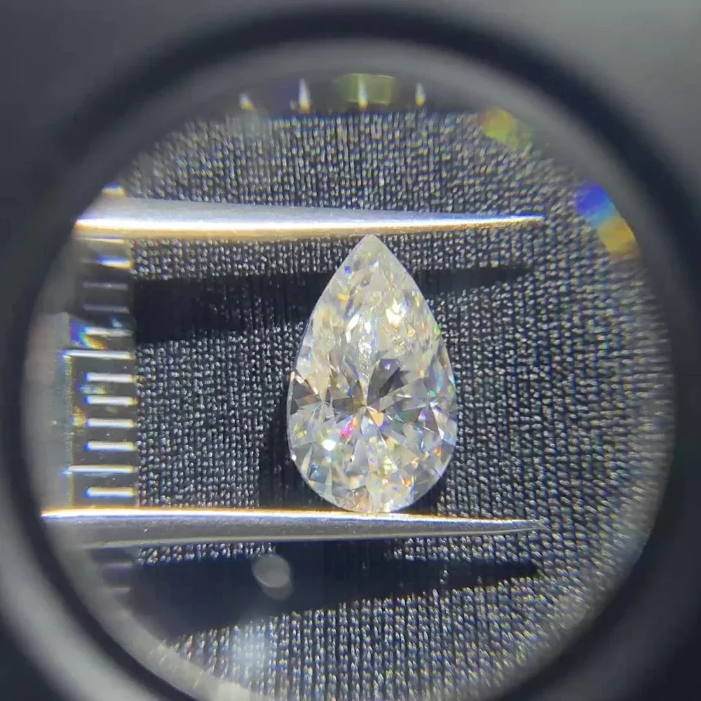 D Color Super White Moissanite Diamond Round / Oval / Pear / Radiant / Emerald / Heart / Princess / Cushion / Asscher / Triangle